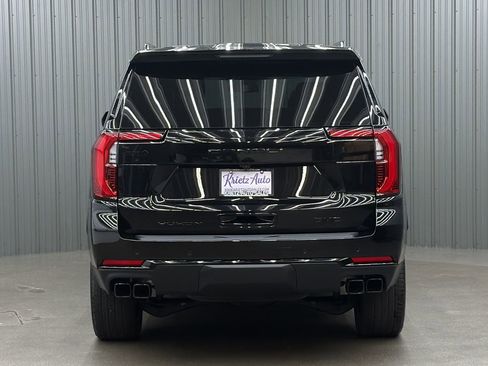 Used 2026 GMC Yukon Denali w/ Sun & Power Step Package AWD/4WD image 4