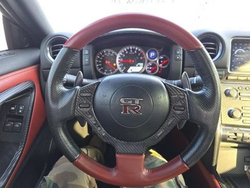 Used 2015 Nissan GT-R Premium AWD/4WD image 12