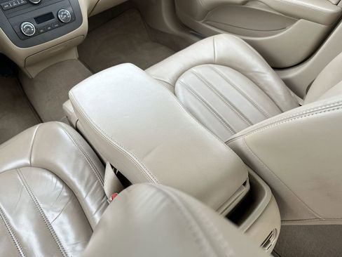 Used 2009 Buick Lucerne CXL image 19