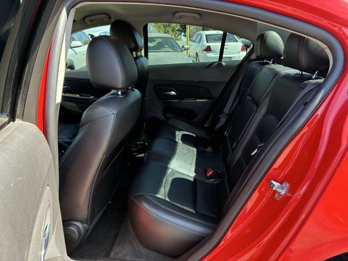 Used 2016 Chevrolet Cruze LT FWD image 4