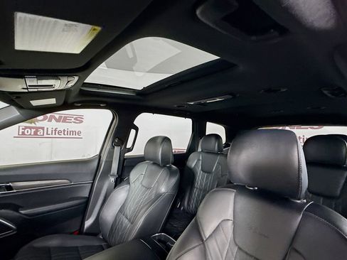 Used 2025 Kia Telluride EX X-Line AWD/4WD image 12