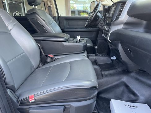 Used 2019 RAM 5500 Tradesman w/ Chrome Appearance Group image 16