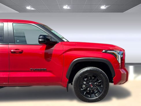 Used 2024 Toyota Tundra Limited w/ TRD Off-Road Package AWD/4WD image 33