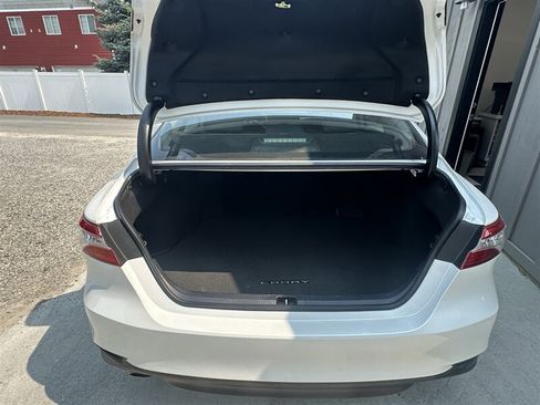 Used 2020 Toyota Camry XLE w/ Carpet Mat Package FWD image 41