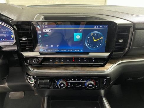 Used 2023 Chevrolet Silverado 1500 LT AWD/4WD image 16