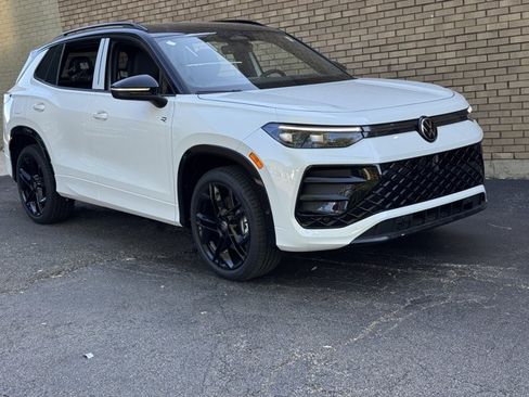 New 2026 Volkswagen Tiguan SE R-Line AWD/4WD image 1