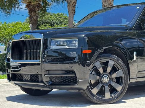 Used 2021 Rolls-Royce Cullinan AWD/4WD image 2