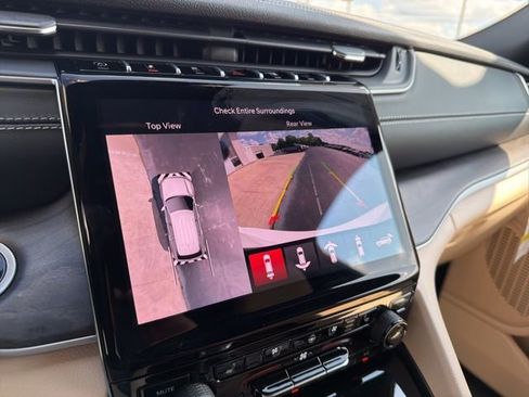 New 2025 Jeep Grand Cherokee L Limited w/ Luxury Tech Group II image 18