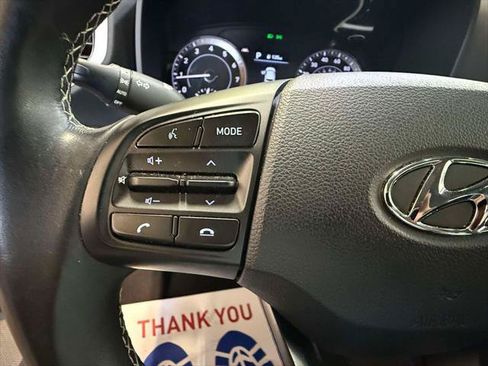 Certified 2022 Hyundai Venue Limited FWD image 30
