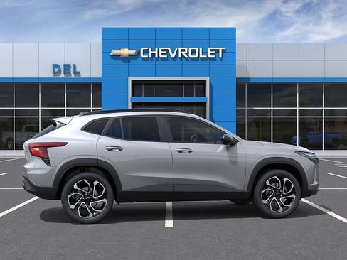 Used 2026 Chevrolet Trax RS w/ Sunroof Package FWD image 5