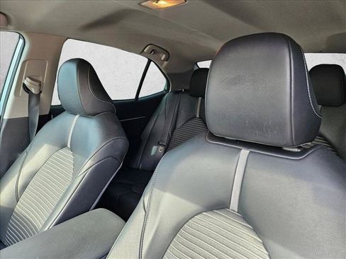 Used 2020 Toyota Camry SE FWD image 15