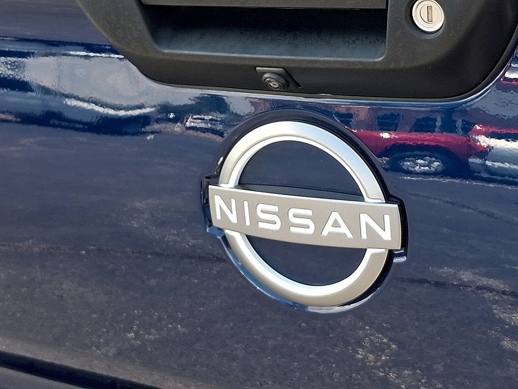 Used 2024 Nissan Titan SV w/ SV Convenience Package RWD image 29