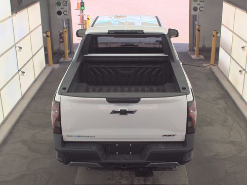 Used 2026 Chevrolet Silverado EV LT AWD/4WD image 8