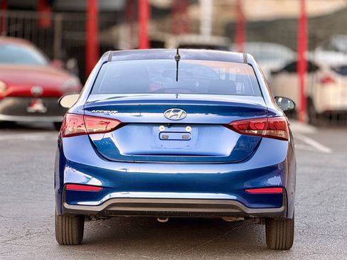 Used 2019 Hyundai Accent SE FWD image 9