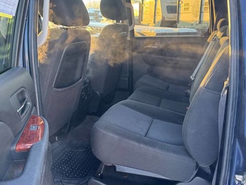 Used 2011 Chevrolet Avalanche LS image 12