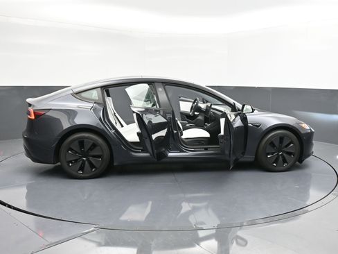Used 2025 Tesla Model 3 Long Range image 37