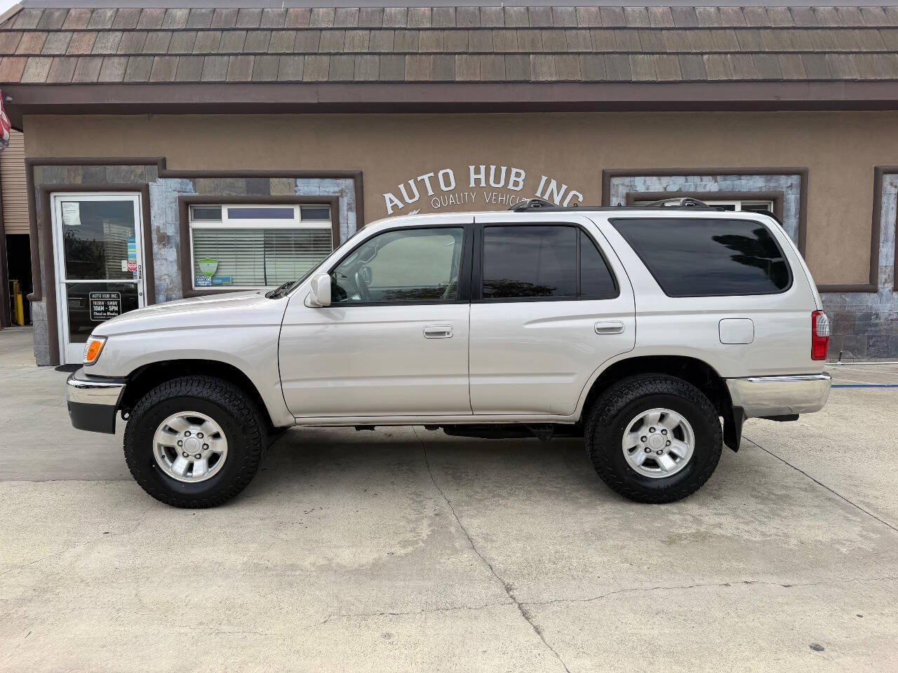 Used 1999 Toyota 4Runner SR5 RWD image 6