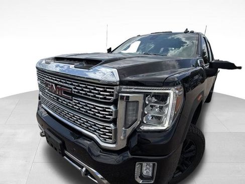 Used 2023 GMC Sierra 2500 Denali w/ Denali Black Diamond Edition AWD/4WD image 9