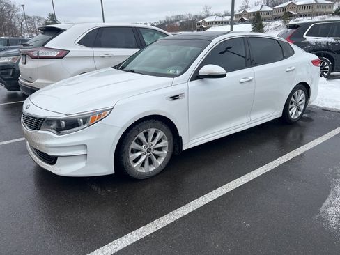 Used 2016 Kia Optima EX w/ Premium Package image 3
