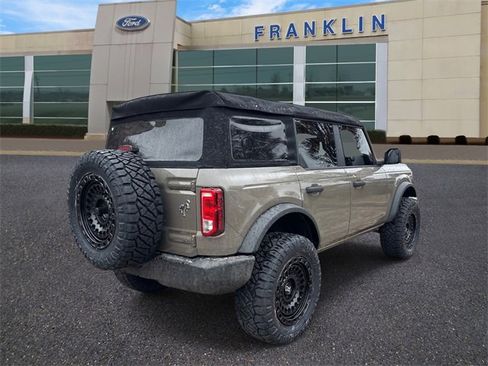New 2025 Ford Bronco 4-Door image 7