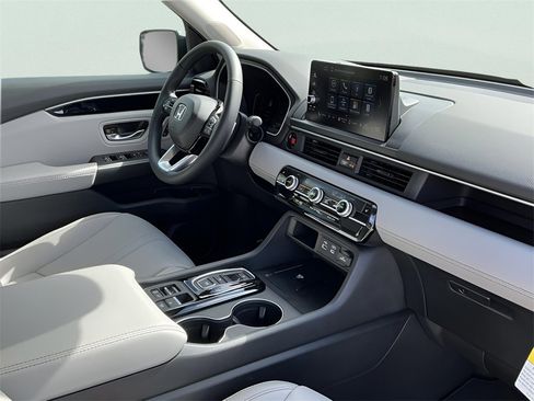 New 2025 Honda Pilot EX-L image 17