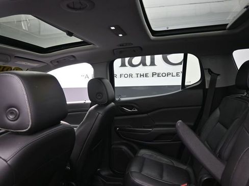 Used 2019 GMC Acadia SLT image 24