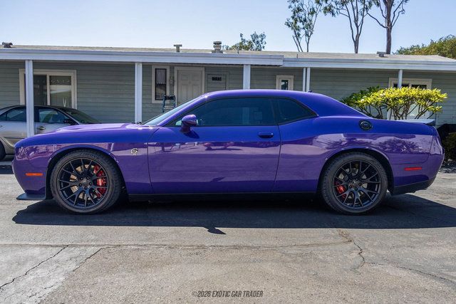 Used 2016 Dodge Challenger SRT Hellcat RWD image 3