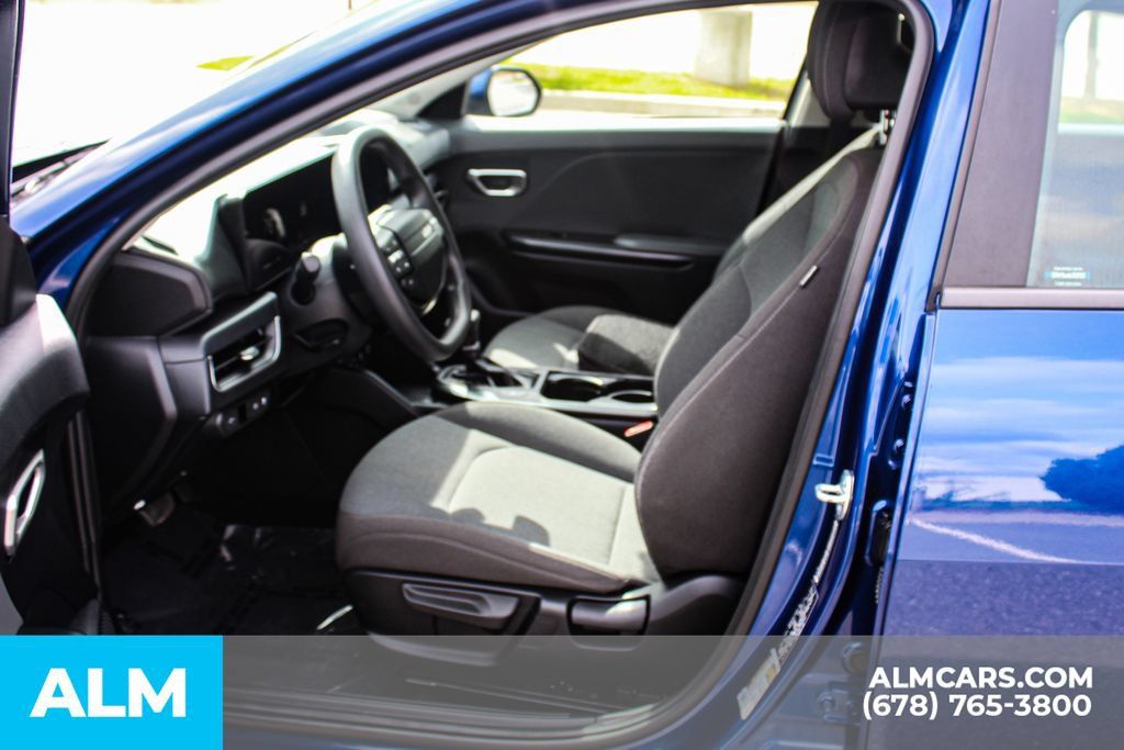 Used 2025 Kia K4 FWD image 16