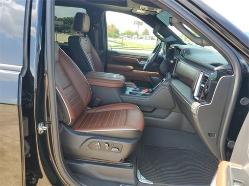 Certified 2024 GMC Sierra 2500 Denali Ultimate w/ Max Trailering Package image 29
