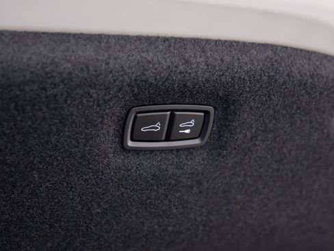 New 2025 Porsche Taycan image 32