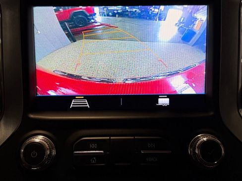 Used 2020 GMC Sierra 1500 Elevation w/ Elevation Value Package AWD/4WD image 17