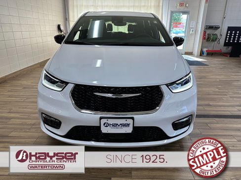 New 2026 Chrysler Pacifica Select image 7