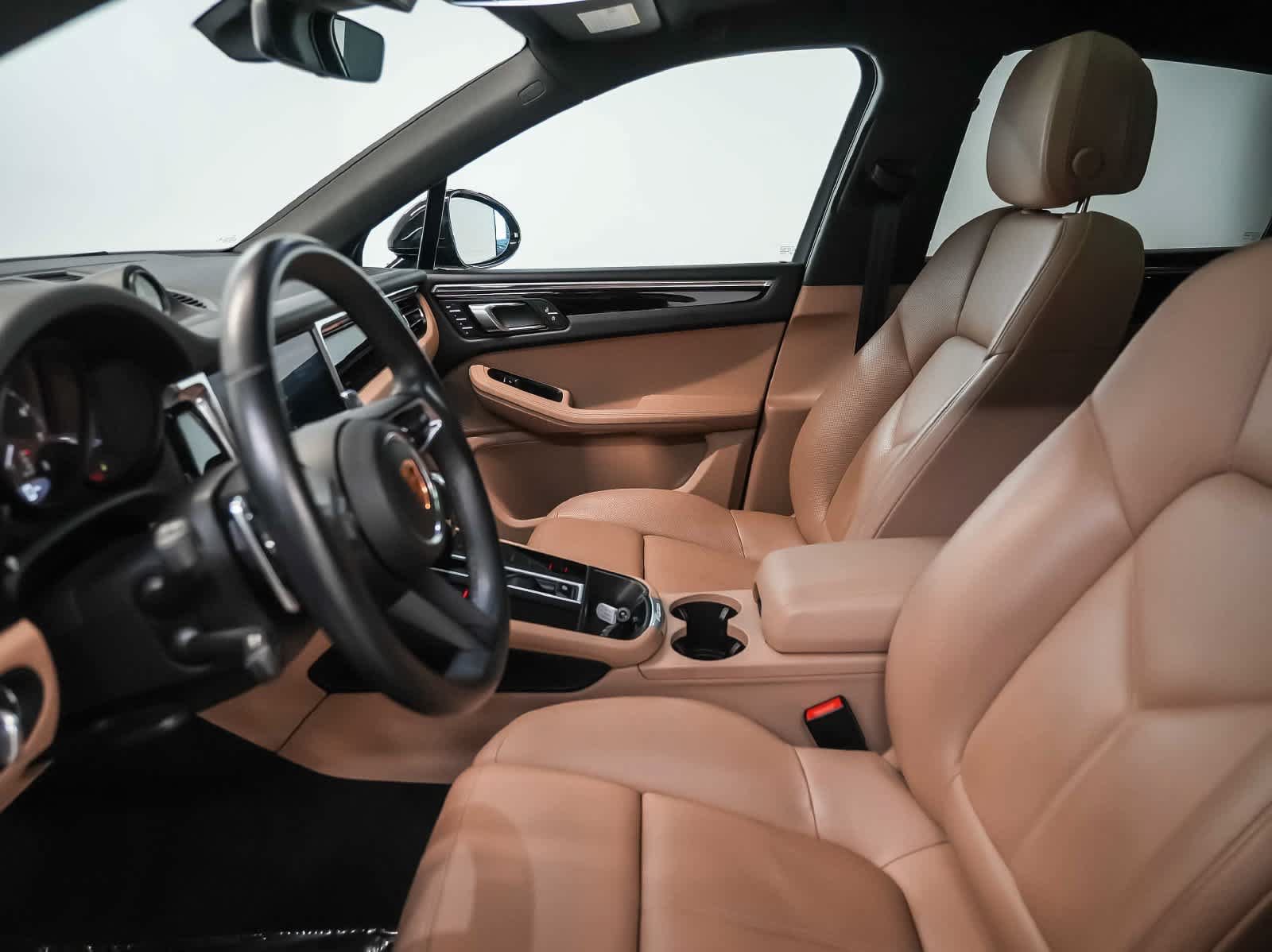 Used 2023 Porsche Macan AWD/4WD image 17
