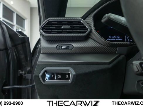 Used 2023 Lamborghini Urus Performante AWD/4WD image 57