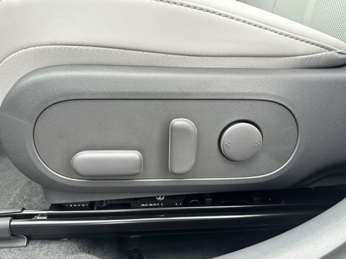New 2026 Hyundai Kona Limited FWD image 25