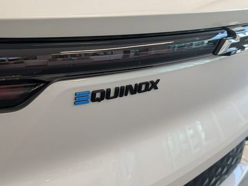 Used 2025 Chevrolet Equinox EV RS image 10