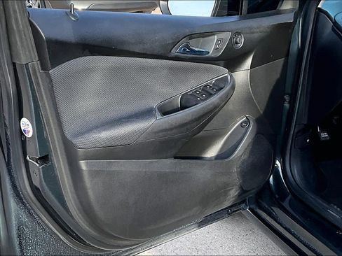 Used 2017 Chevrolet Cruze LT image 21