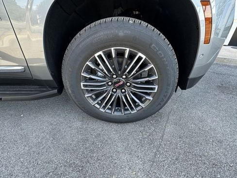 New 2026 GMC Yukon XL Elevation w/ LPO, Floor Liner Package image 3