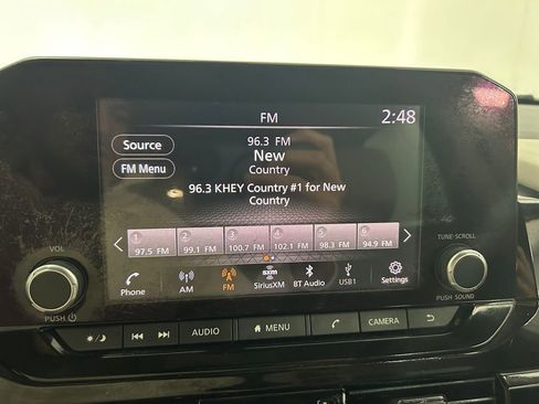 Used 2022 Nissan Pathfinder SV image 11