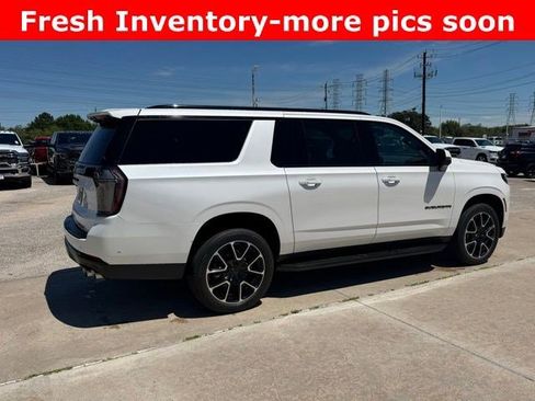 Used 2025 Chevrolet Suburban RST w/ Comfort Package image 3