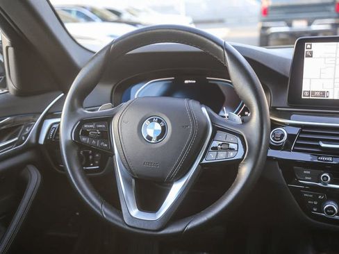 Certified 2023 BMW 530e w/ Convenience Package image 12