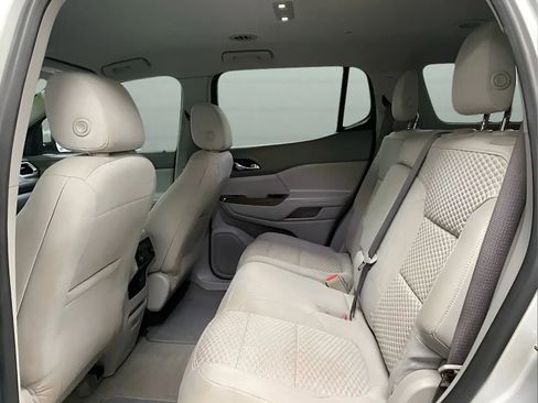 Used 2017 GMC Acadia SLE w/ LPO, Cargo Package FWD image 11