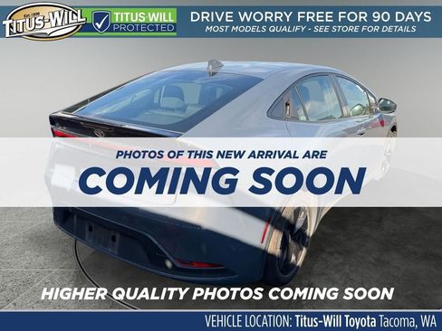 Used 2025 Toyota Prius LE FWD image 4