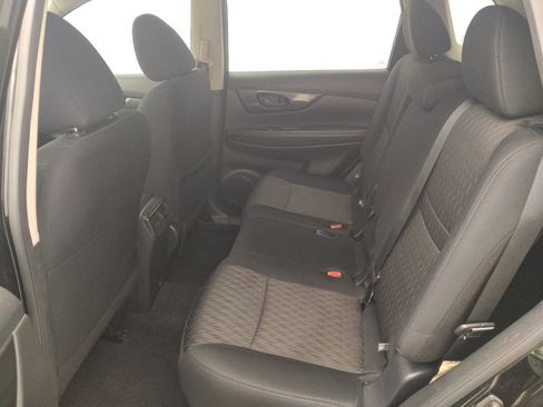 Used 2020 Nissan Rogue S FWD image 18