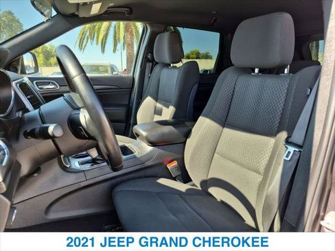 Used 2021 Jeep Grand Cherokee Laredo AWD/4WD image 20