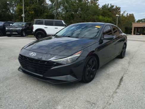 Used 2021 Hyundai Elantra SEL w/ Convenience Package image 11