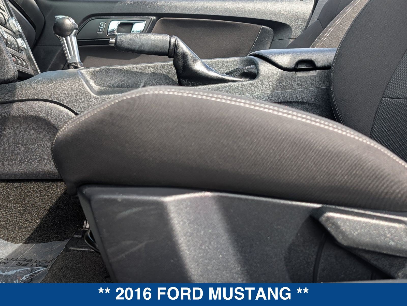 Used 2016 Ford Mustang Convertible RWD image 19