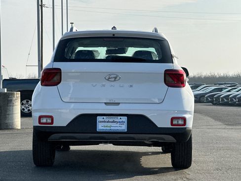 New 2026 Hyundai Venue SEL image 5