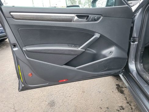 Used 2017 Volkswagen Passat 1.8T SE image 14