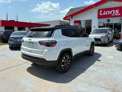 Used 2022 Jeep Compass Limited w/ Sun and Sound Group AWD/4WD image 3